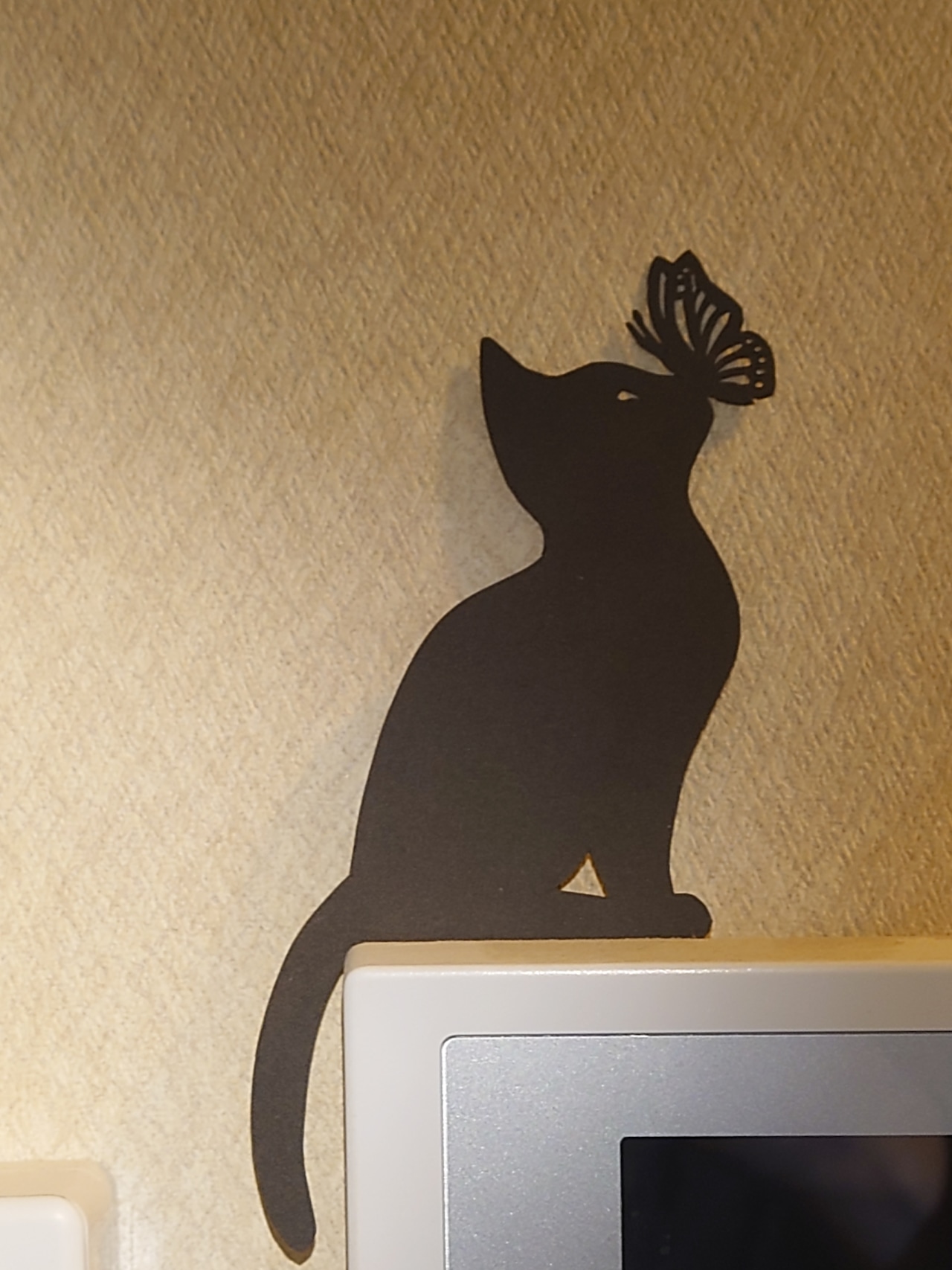 切り絵 蝶々と猫 スイッチカバー等に